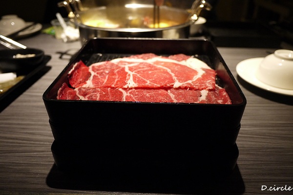 醉麻辣:台北市●大安區-醉麻辣~食材精緻的吃到飽火鍋!!!法國馬卡龍+哈根達斯~魅力無法擋!!!