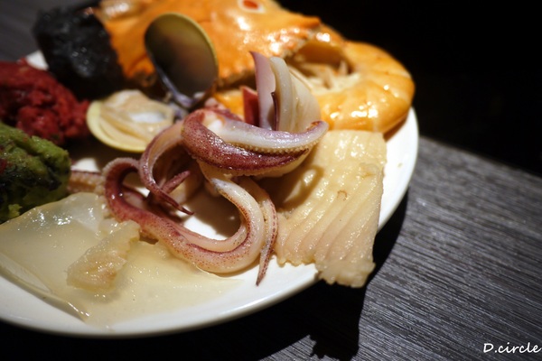 醉麻辣:台北市●大安區-醉麻辣~食材精緻的吃到飽火鍋!!!法國馬卡龍+哈根達斯~魅力無法擋!!!