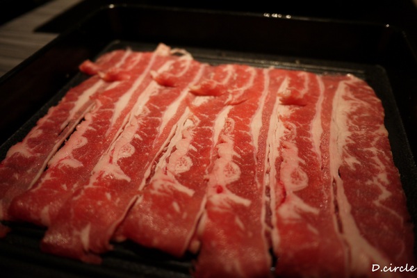 醉麻辣:台北市●大安區-醉麻辣~食材精緻的吃到飽火鍋!!!法國馬卡龍+哈根達斯~魅力無法擋!!!