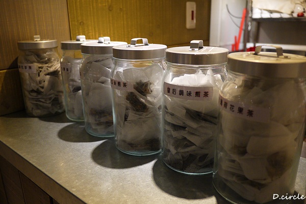 醉麻辣:台北市●大安區-醉麻辣~食材精緻的吃到飽火鍋!!!法國馬卡龍+哈根達斯~魅力無法擋!!!