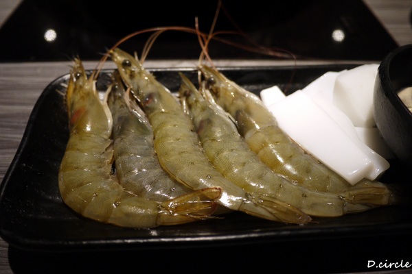 醉麻辣:台北市●大安區-醉麻辣~食材精緻的吃到飽火鍋!!!法國馬卡龍+哈根達斯~魅力無法擋!!!