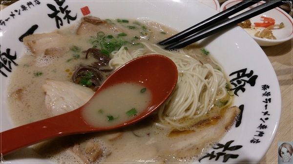 豚一族-豚骨拉麵専門店:台北 豚一族拉麵~三田製麵集團新力作