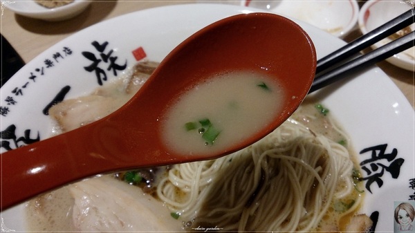 豚一族-豚骨拉麵専門店:台北 豚一族拉麵~三田製麵集團新力作