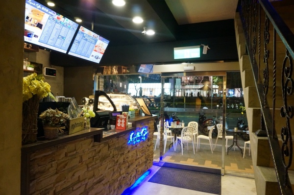 樂芙達咖啡：【口碑券】在小鄉村風享用美食的美好時光『板橋/樂芙達咖啡』