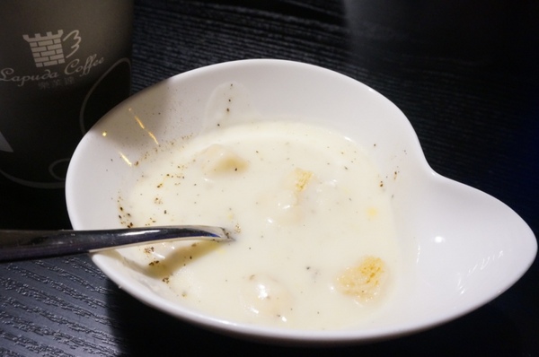 樂芙達咖啡：【口碑券】在小鄉村風享用美食的美好時光『板橋/樂芙達咖啡』