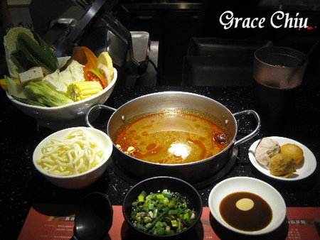 落香麻辣極品涮涮鍋~麻辣.藥膳.酸菜白肉.豬骨高湯.素食