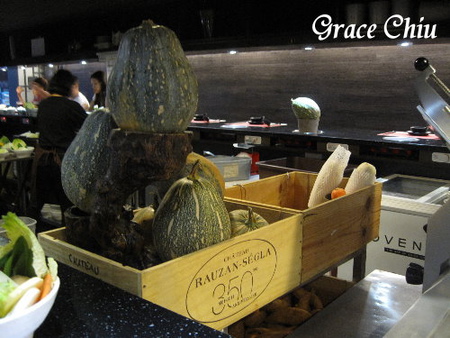 落香麻辣極品涮涮鍋~麻辣.藥膳.酸菜白肉.豬骨高湯.素食