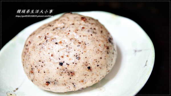 二十六番老麵饅頭：【二十六番老麵饅頭】五顏六色的養生饅頭~滿足你的視覺跟味覺