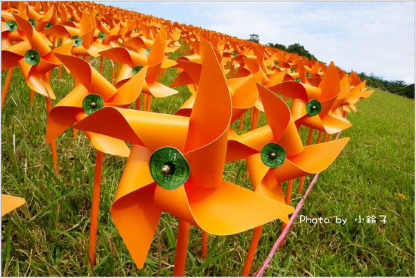 擁恆文化園區:基隆「擁恆文創園區」超大風車版黃色小鴨