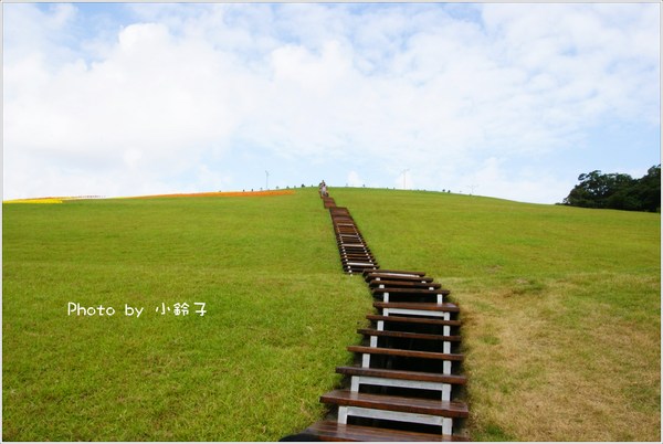 擁恆文化園區:基隆「擁恆文創園區」超大風車版黃色小鴨