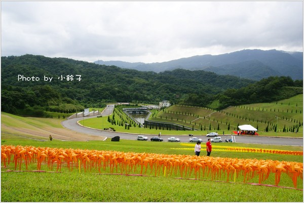擁恆文化園區:基隆「擁恆文創園區」超大風車版黃色小鴨