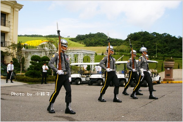 擁恆文化園區:基隆「擁恆文創園區」超大風車版黃色小鴨