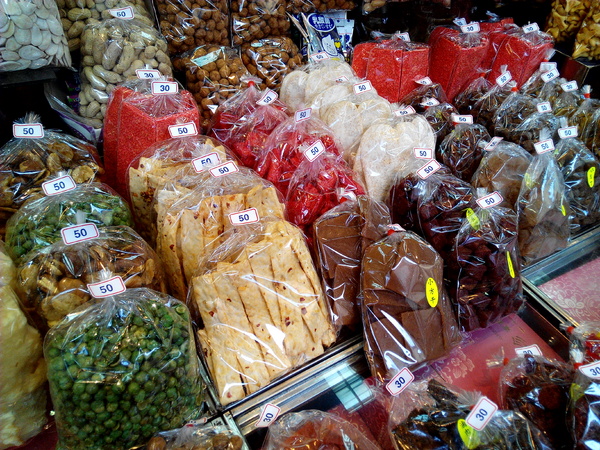 美勝珍蜜餞行:【臺南Ω中西區】美勝珍蜜餞。琳瑯滿目的古早味零嘴讓人看得眼花撩亂