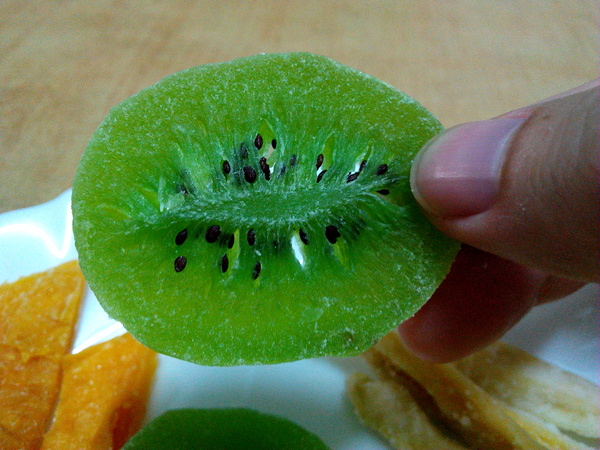 美勝珍蜜餞行:【臺南Ω中西區】美勝珍蜜餞。琳瑯滿目的古早味零嘴讓人看得眼花撩亂