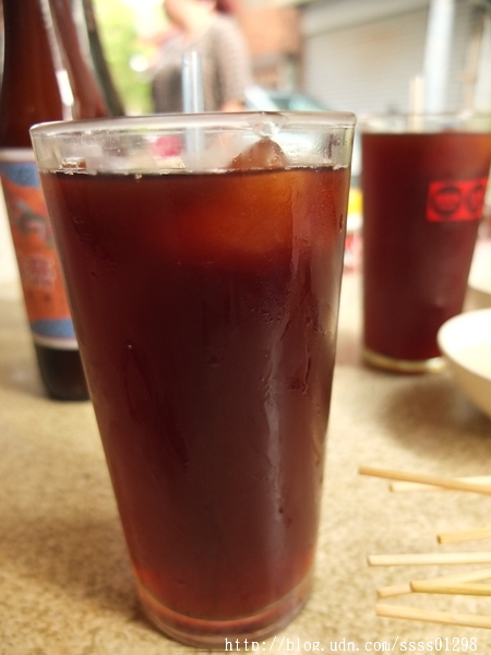 協進國小旁無店名2元黑輪攤:【美食特搜。台南中西區】協進國小旁無店名2元黑輪攤。低調的在地人回憶美食 超便宜銅板價也能吃得好滿足