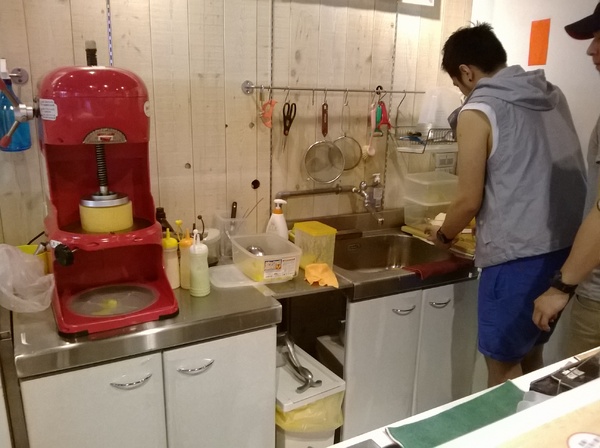 Mr.果：吃冰吃水果，超級豐富的水果雪綿冰就在Mr.果