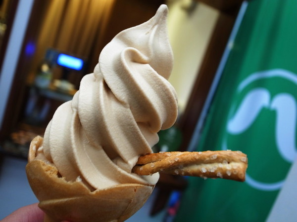 白鬍子 Milk Beard 鮮奶霜淇淋專賣店:<台北|東區>冬天也要吃霜淇淋~白鬍子 Milk Beard 鮮奶霜淇淋專賣店