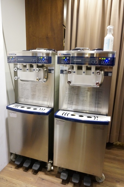 白鬍子 Milk Beard 鮮奶霜淇淋專賣店:【口碑券】連狗兒都愛吃的天然霜淇淋『台北東區/白鬍子』