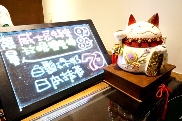 白鬍子 Milk Beard 鮮奶霜淇淋專賣店:【口碑券】連狗兒都愛吃的天然霜淇淋『台北東區/白鬍子』