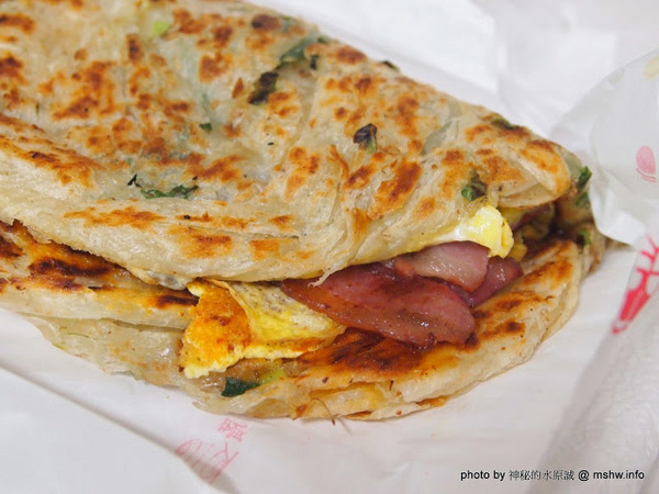 蟹老闆古早味手工蔥油餅:【食記】台北737巷蟹老闆古早味純手工蔥油餅.蔥抓餅@內湖MRT港墘站 : 鹹點甜味新登場~抓餅口感挑戰你的味蕾喲!