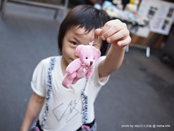 蟹老闆古早味手工蔥油餅：【食記】台北737巷蟹老闆蔥油餅.蔥抓餅@內湖捷運MRT港墘站 : 創意無限,可樂果與王子麵,顛覆想像的新口味!