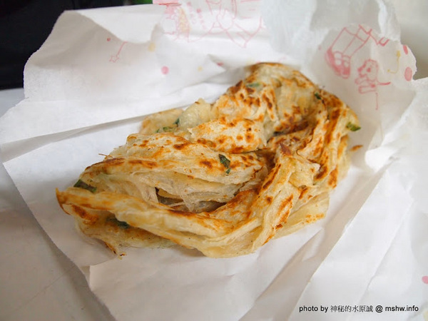 蟹老闆古早味手工蔥油餅:【食記】台北737巷蟹老闆古早味純手工蔥油餅.蔥抓餅@內湖MRT港墘站 : 鹹點甜味新登場~抓餅口感挑戰你的味蕾喲!