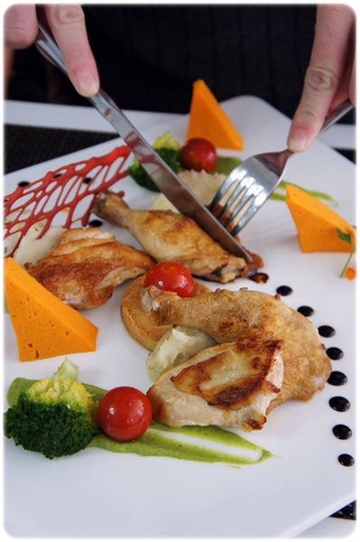 TENTATION 品法式餐廳 French Cuisine by Guillaume：[邀約] ★TENTATION 品法式餐廳★純白幽靜的用餐環境，放慢腳步，細細品嚐主廚精心準備的每道料理❤