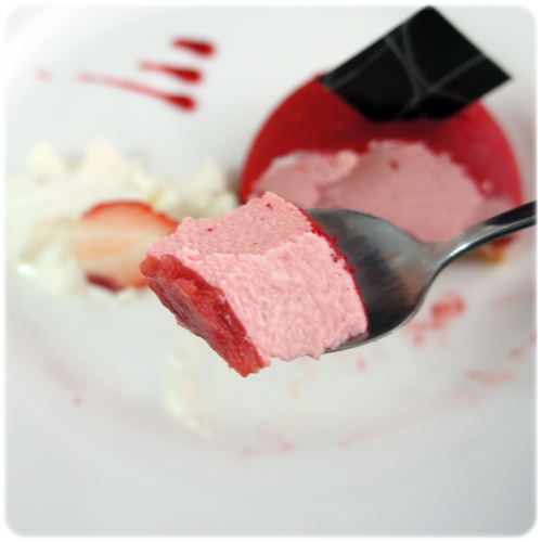 TENTATION 品法式餐廳 French Cuisine by Guillaume：[邀約] ★TENTATION 品法式餐廳★純白幽靜的用餐環境，放慢腳步，細細品嚐主廚精心準備的每道料理❤