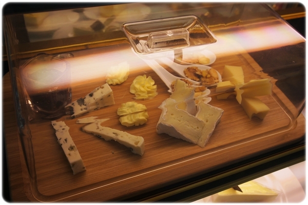 TENTATION 品法式餐廳 French Cuisine by Guillaume：[邀約] ★TENTATION 品法式餐廳★純白幽靜的用餐環境，放慢腳步，細細品嚐主廚精心準備的每道料理❤