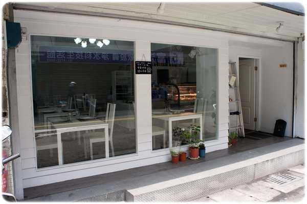 TENTATION 品法式餐廳 French Cuisine by Guillaume：[邀約] ★TENTATION 品法式餐廳★純白幽靜的用餐環境，放慢腳步，細細品嚐主廚精心準備的每道料理❤