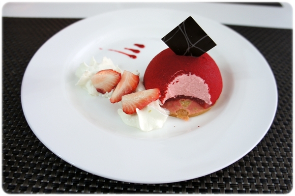 TENTATION 品法式餐廳 French Cuisine by Guillaume：[邀約] ★TENTATION 品法式餐廳★純白幽靜的用餐環境，放慢腳步，細細品嚐主廚精心準備的每道料理❤