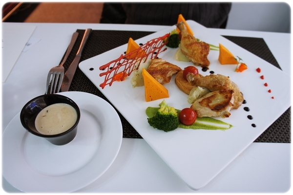 TENTATION 品法式餐廳 French Cuisine by Guillaume：[邀約] ★TENTATION 品法式餐廳★純白幽靜的用餐環境，放慢腳步，細細品嚐主廚精心準備的每道料理❤