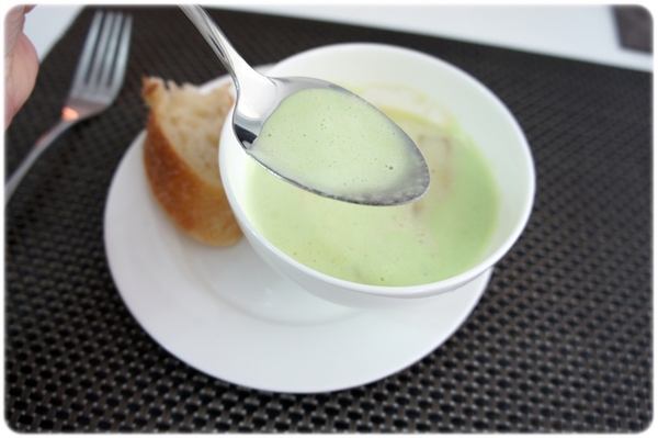 TENTATION 品法式餐廳 French Cuisine by Guillaume：[邀約] ★TENTATION 品法式餐廳★純白幽靜的用餐環境，放慢腳步，細細品嚐主廚精心準備的每道料理❤