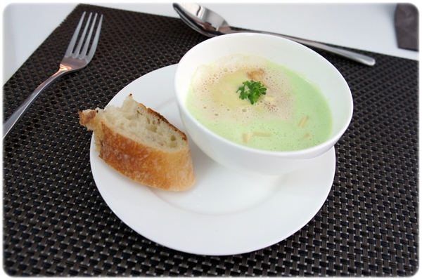 TENTATION 品法式餐廳 French Cuisine by Guillaume：[邀約] ★TENTATION 品法式餐廳★純白幽靜的用餐環境，放慢腳步，細細品嚐主廚精心準備的每道料理❤