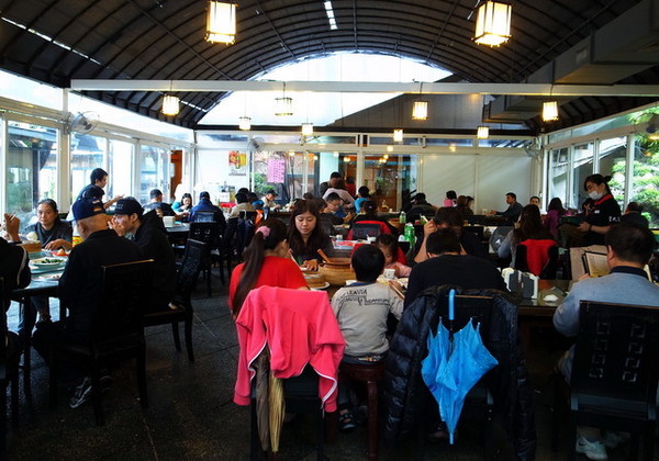 皇池溫泉御膳館:<北投|溫泉>冷氣團報到~皇池泡溫泉暖呼呼~還有好喝的紅蟳砂鍋粥!!!