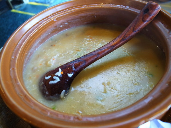 皇池溫泉御膳館:<北投|溫泉>冷氣團報到~皇池泡溫泉暖呼呼~還有好喝的紅蟳砂鍋粥!!!