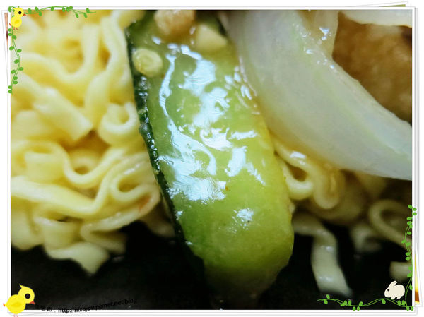 台北-三杯三怪媽媽小廚-美味的三杯料理-泰式雞柳炒泡麵-小黃瓜