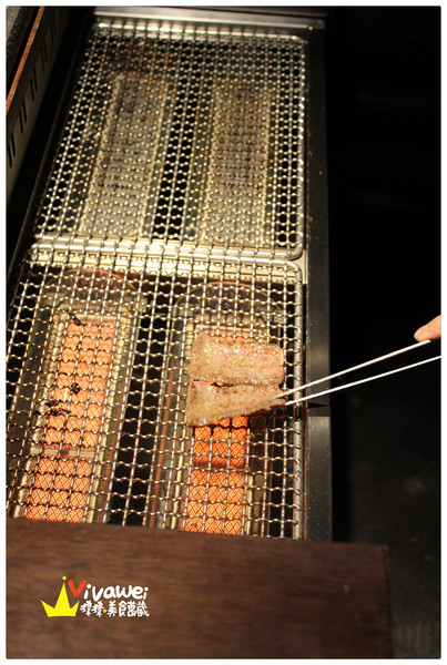 甕也燒肉(延吉店):【口碑券27】台北大安區|單點式高品質專人代烤燒肉專賣『甕也炭火燒肉 (延吉店)』