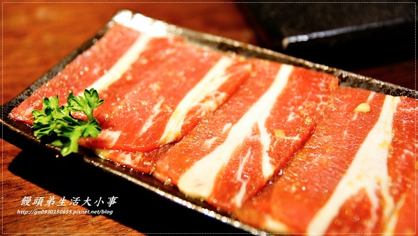 甕也燒肉(延吉店):【食記/台北市】自己不用動手烤~專人服務的燒烤店♪♪甕也炭火燒肉-延吉店♪♪