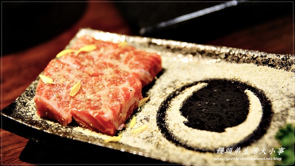 甕也燒肉(延吉店):【食記/台北市】自己不用動手烤~專人服務的燒烤店♪♪甕也炭火燒肉-延吉店♪♪