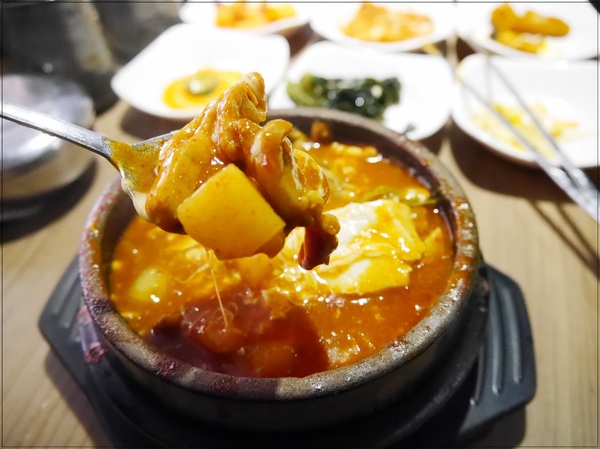 九尾韓國豆腐煲:【東區】九尾韓國豆腐煲專賣店【平價韓國家庭料理】