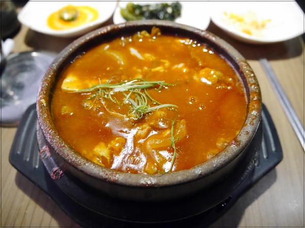 九尾韓國豆腐煲:【東區】九尾韓國豆腐煲專賣店【平價韓國家庭料理】