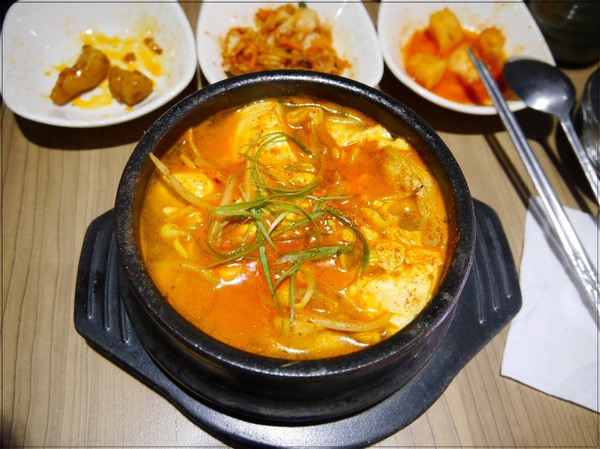 九尾韓國豆腐煲:【東區】九尾韓國豆腐煲專賣店【平價韓國家庭料理】