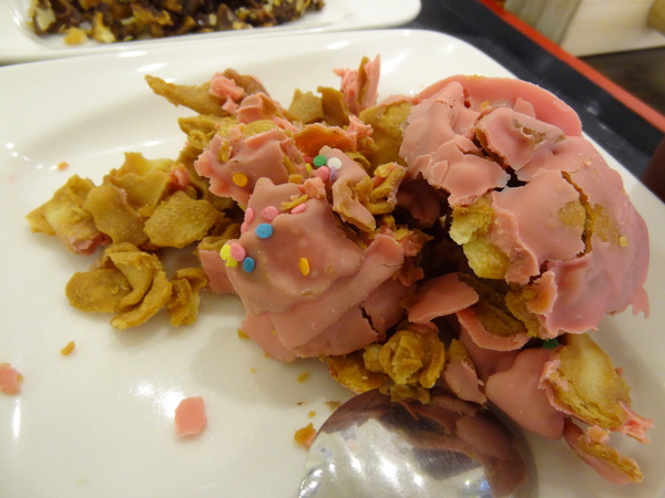 雪球客(永和總店)：1021120[官本金文愛台灣]雪球客這是Candy Crush嗎？吃甜點順便感受雷神索爾用摃槌仔敲走厄運讓幸運好運旺旺來