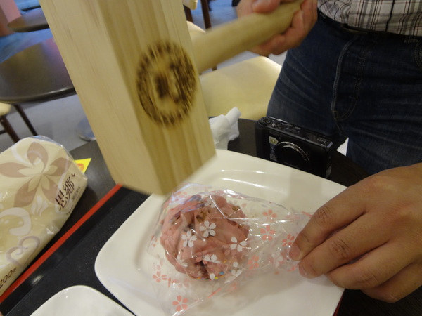 雪球客(永和總店)：1021120[官本金文愛台灣]雪球客這是Candy Crush嗎？吃甜點順便感受雷神索爾用摃槌仔敲走厄運讓幸運好運旺旺來