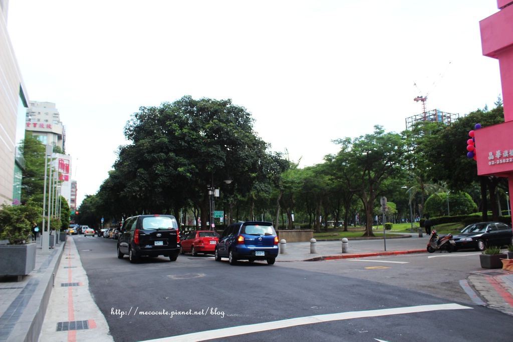 台北晶華欣欣商圈ai house機器人冰淇淋