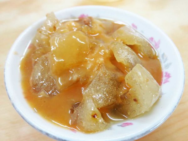 【板橋美食】興隆菜市場肉圓-江子翠捷運站便宜又好吃的肉圓