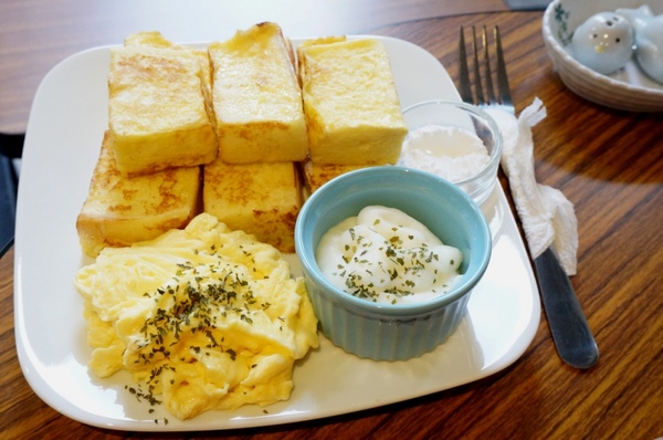 Impronta Cafe 腳印咖啡：讓人忍不住再訪的原因～除了咖啡還有胖虎店長【台北中山區/Impronta Cafe 腳印咖啡】