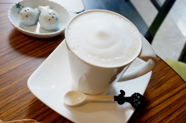 Impronta Cafe 腳印咖啡：讓人忍不住再訪的原因～除了咖啡還有胖虎店長【台北中山區/Impronta Cafe 腳印咖啡】