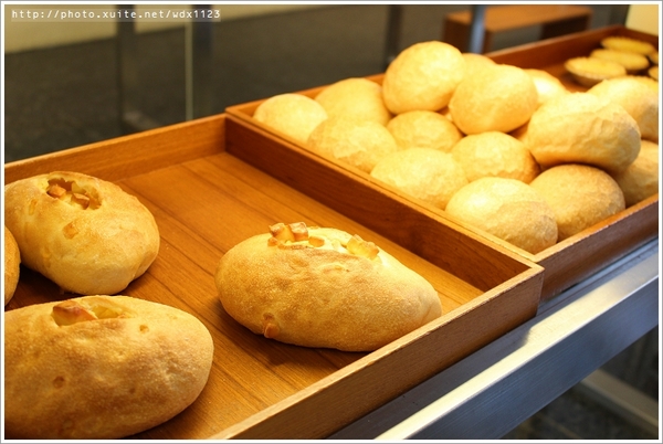 瑪利MAMA手作麵包:瑪利亞社會福利基金會-瑪利MAMA手作麵包✪充滿愛與夢想的幸福麵包、簡餐~102.10.01